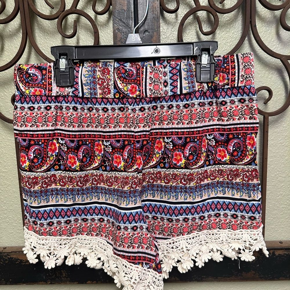 CI Sono multi print embroidered lace hem pull on shorts